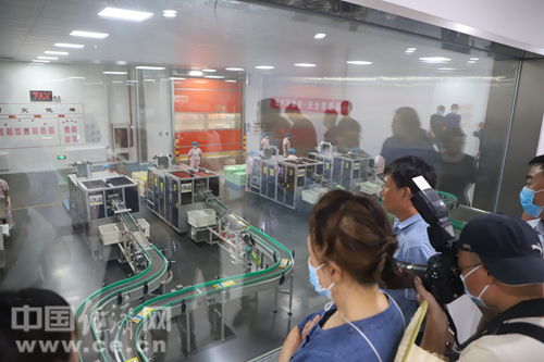 今麥郎面制品工廠掛面包裝流水線的現(xiàn)代化生產(chǎn)實(shí)踐